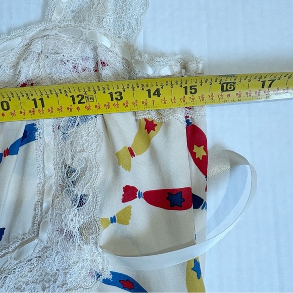 Betsey Johnson Vintage Y2K Candy Print 100% Silk Slip Dress Size 6 Babydoll - Picture 14 of 16
